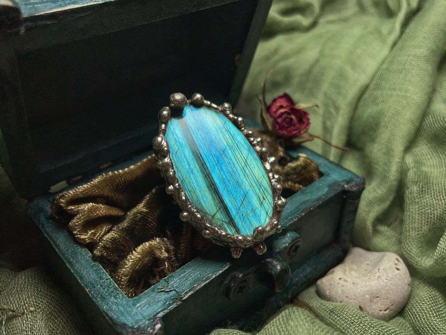 Size 8 Labradorite Ring