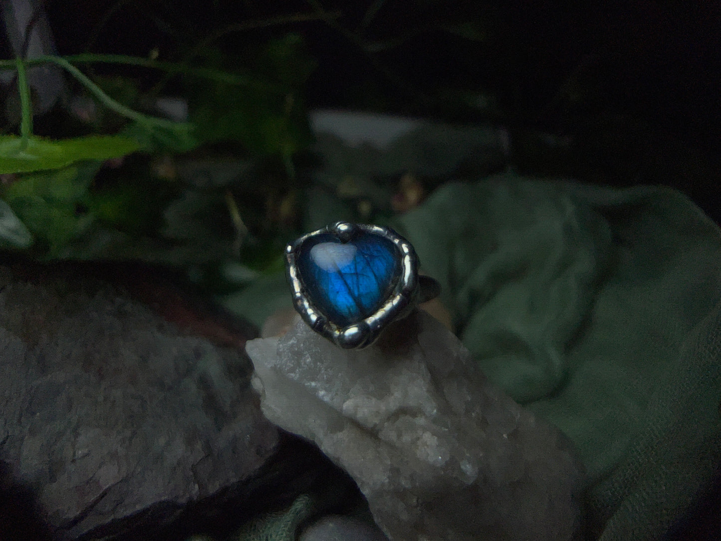 Size 6.75 Labradorite Heart Ring